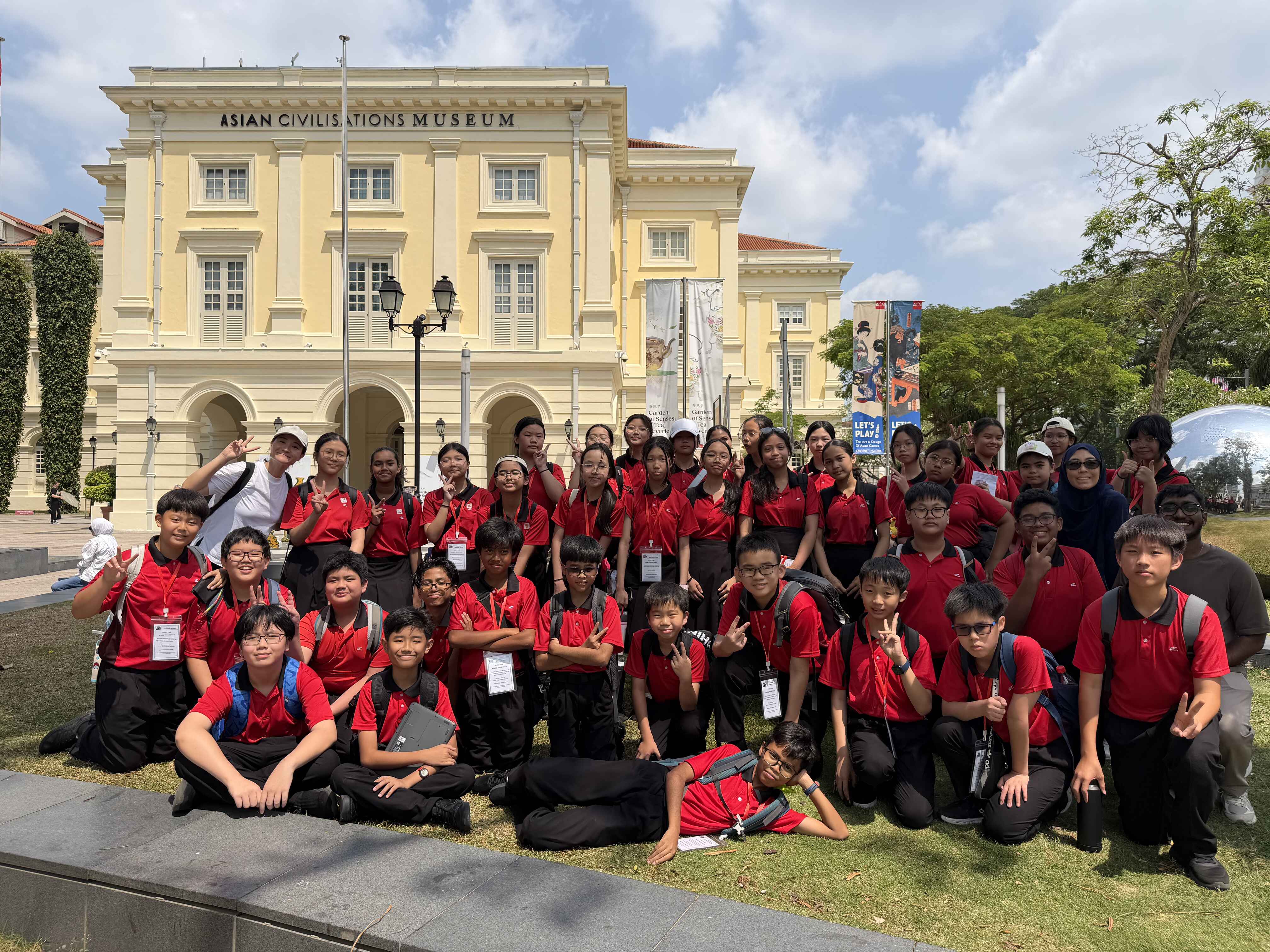 Students standing in front of the Asian Civilisation Museum